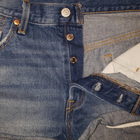 LEVI'S 501 HIGH WAISTED BUTTONFLY DENIM SHORTS - Picture 3 of 4